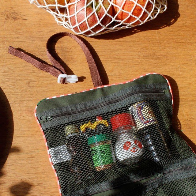 traveler roll pouch ver.6 ポーチ おしゃれ かわいい 旅行 トラベルポーチ 吊り下げ 韓国 収納 使いやすい 便利 フルオープン 化粧 メッシュ ロール 小物入れ ファスナー