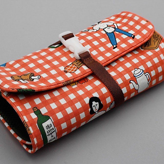 traveler roll pouch ver.6 ポーチ おしゃれ かわいい 旅行 トラベルポーチ 吊り下げ 韓国 収納 使いやすい 便利 フルオープン 化粧 メッシュ ロール 小物入れ ファスナー